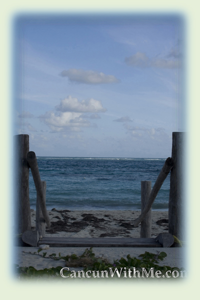 This is a picture of the Cancun waters taken by Manny from Cancun With Me